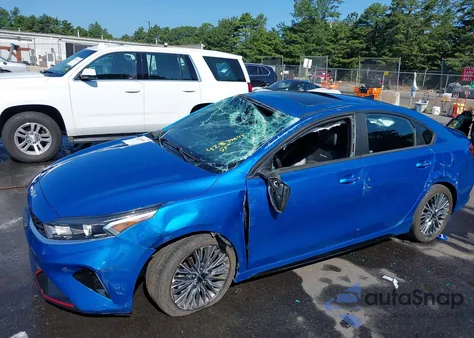 2022 Kia Forte Gt-Line z USA, uszkodzony, nr VIN 3KPF54AD7NE469086